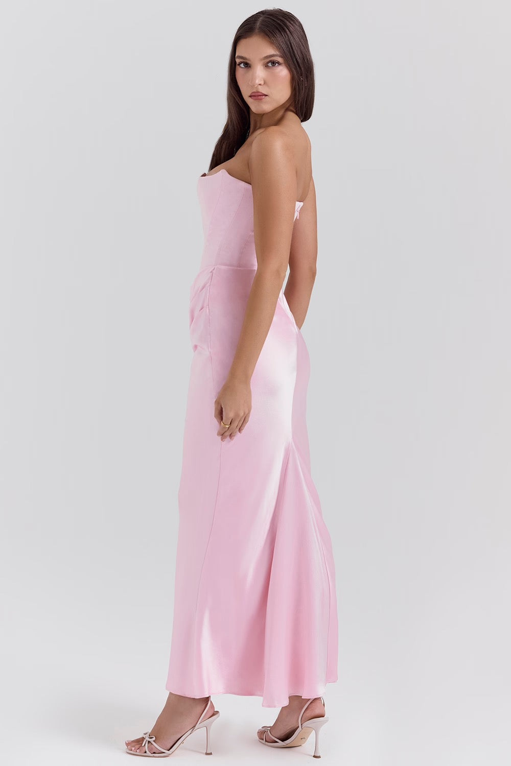 Margot™ | Satijnen jurk met zandloper-silhouet